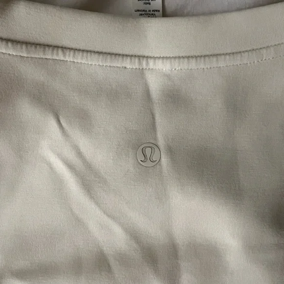 Lululemon Athletica Cream Boxy Short Sleeve T-Shirt - Picture 6 of 6